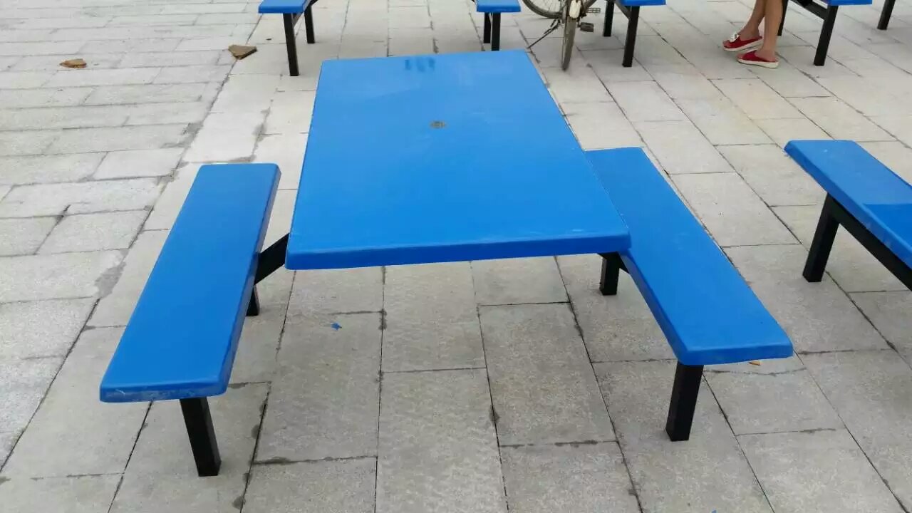 4人位長條玻璃鋼餐桌椅（yǐ）